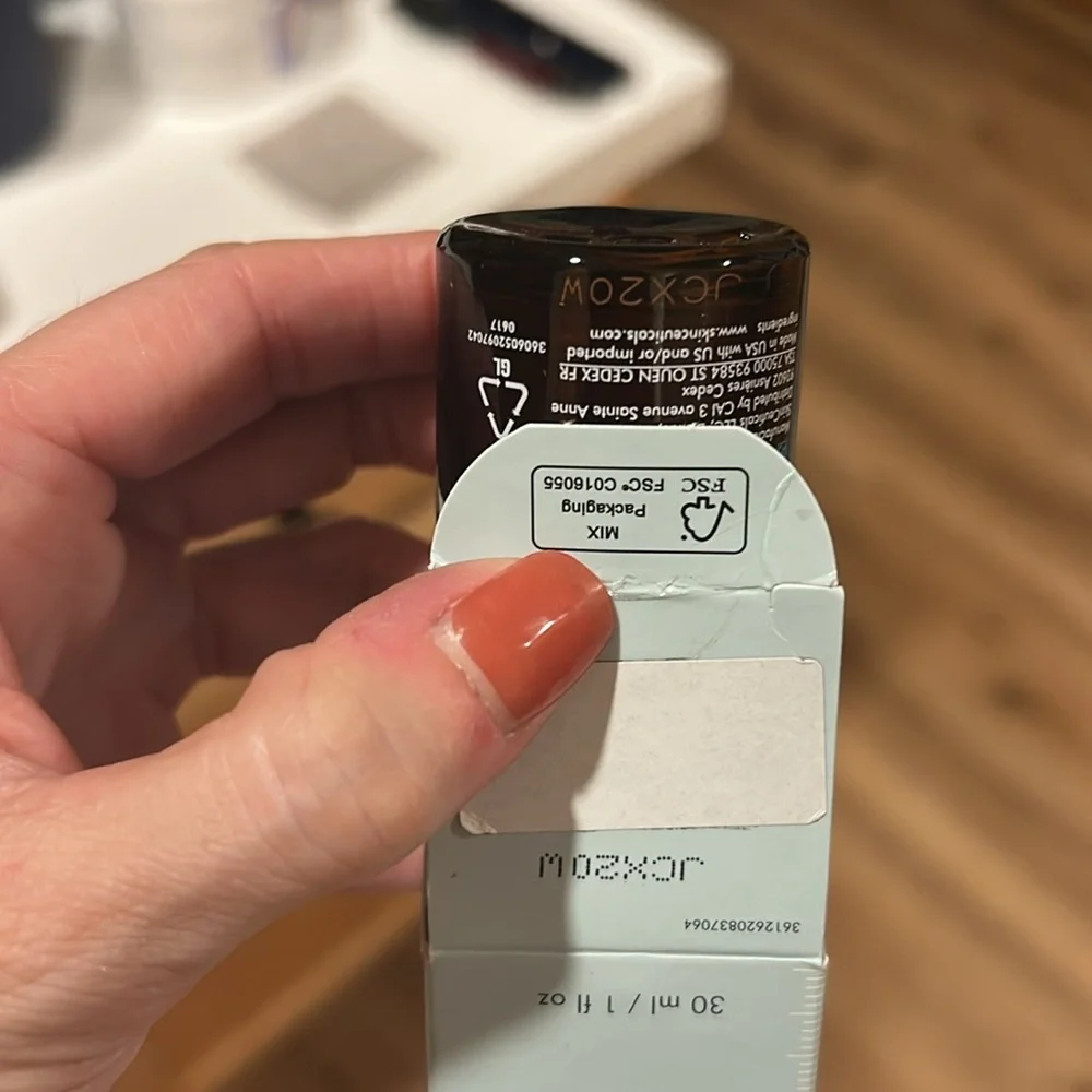 SkinCeuticals Resveratrol B E - Picture 4 of 4